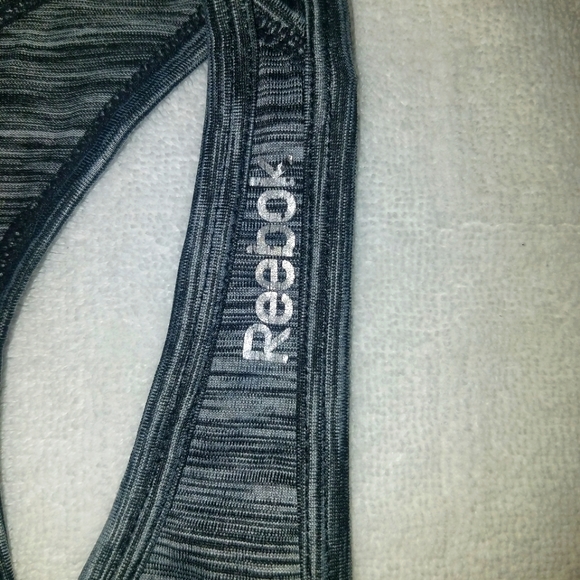 4 Tops + *FREE NEW Jump Rope!* - Picture 8 of 12